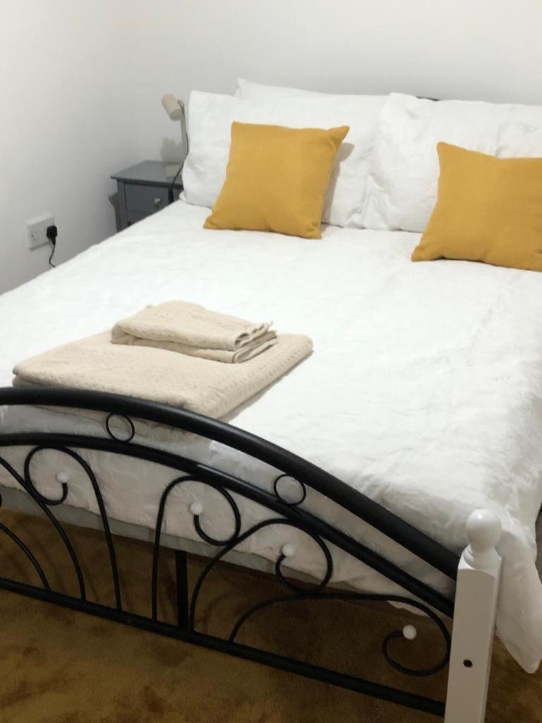 Bed and Breakfast Alpha House Лондон Екстер'єр фото
