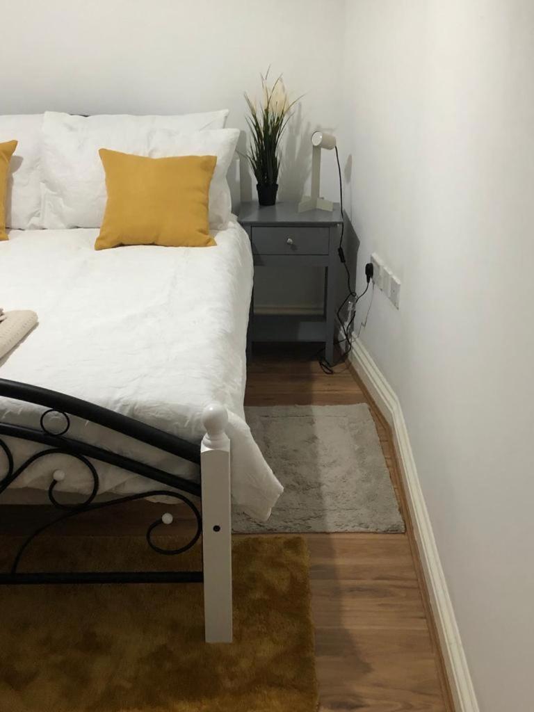 Bed and Breakfast Alpha House Лондон Екстер'єр фото