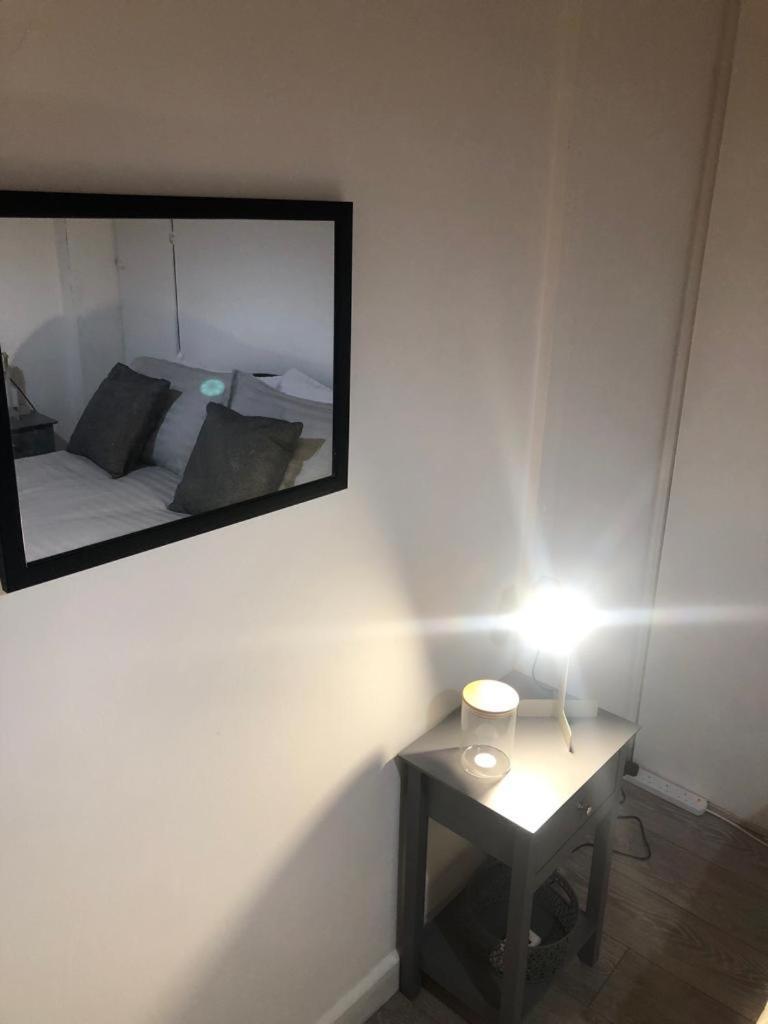 Bed and Breakfast Alpha House Лондон Екстер'єр фото